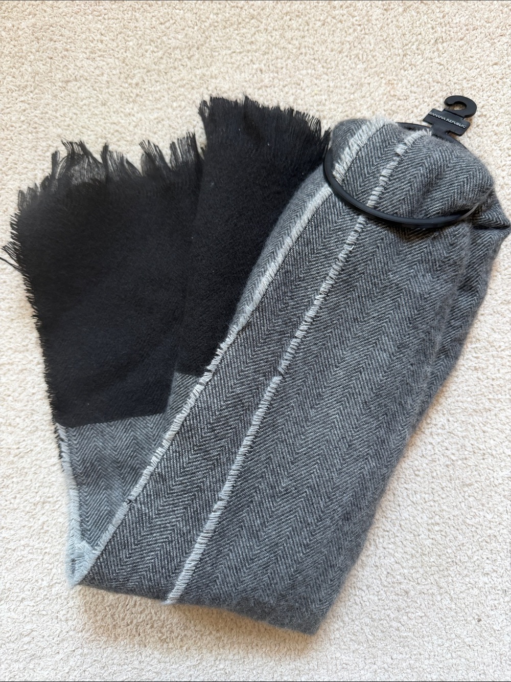 NWT Banana Republic Herringbone Boarder Scarf charcoal heather